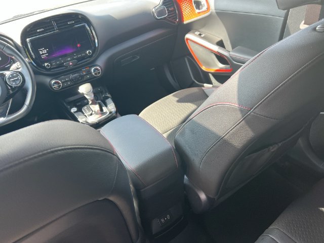 Used 2023 Kia Soul GT-Line FWD image 32