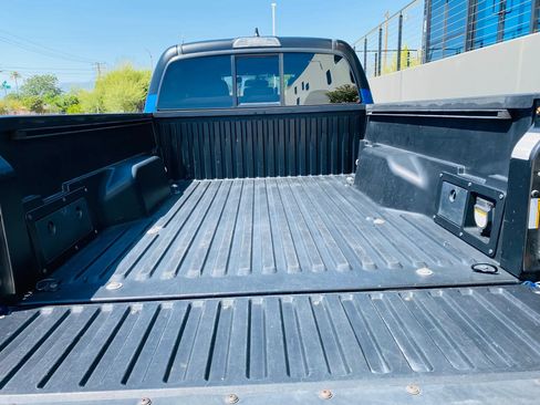 Used 2016 Toyota Tacoma TRD Sport RWD image 10