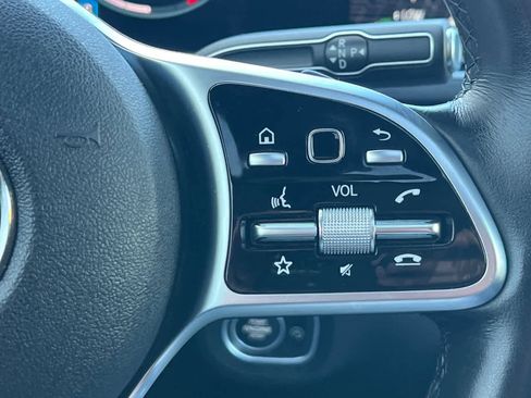 Used 2022 Mercedes-Benz GLE 350 w/ Premium Package image 32