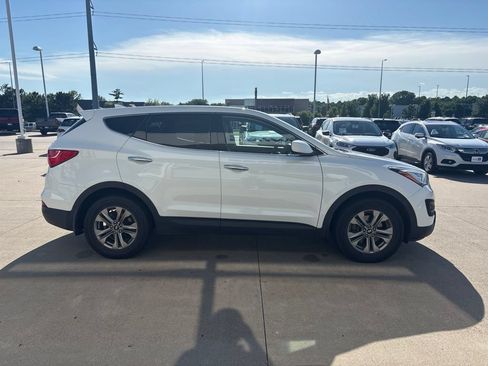 Used 2016 Hyundai Santa Fe Sport FWD image 4