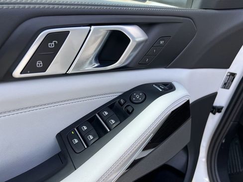 Used 2024 BMW X5 xDrive40i w/ Premium Package image 24