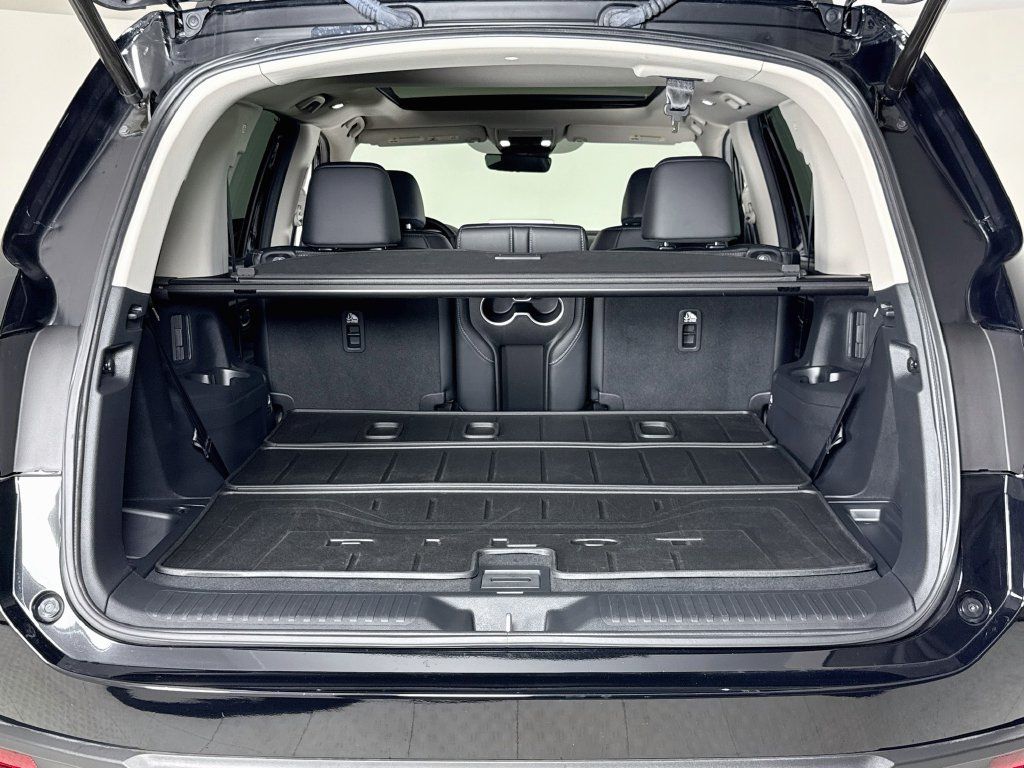Used 2025 Honda Pilot Touring image 23
