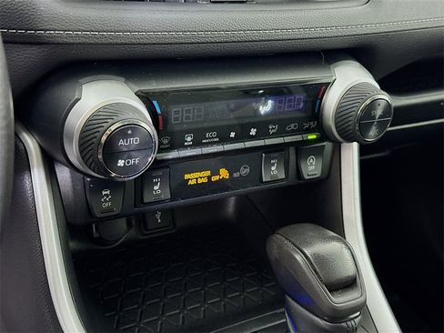 Certified 2022 Toyota RAV4 XLE image 8