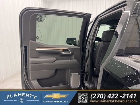 Used 2025 Chevrolet Silverado 1500 High Country AWD/4WD image 10