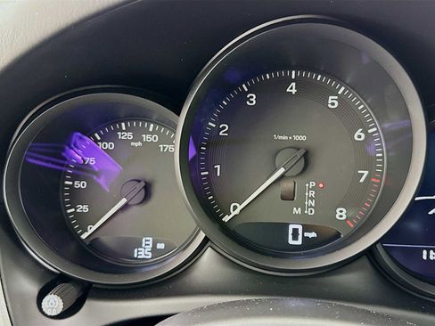 New 2026 Porsche Macan image 16