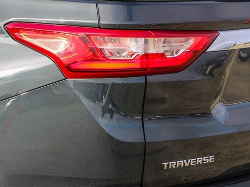 Used 2018 Chevrolet Traverse LT image 11
