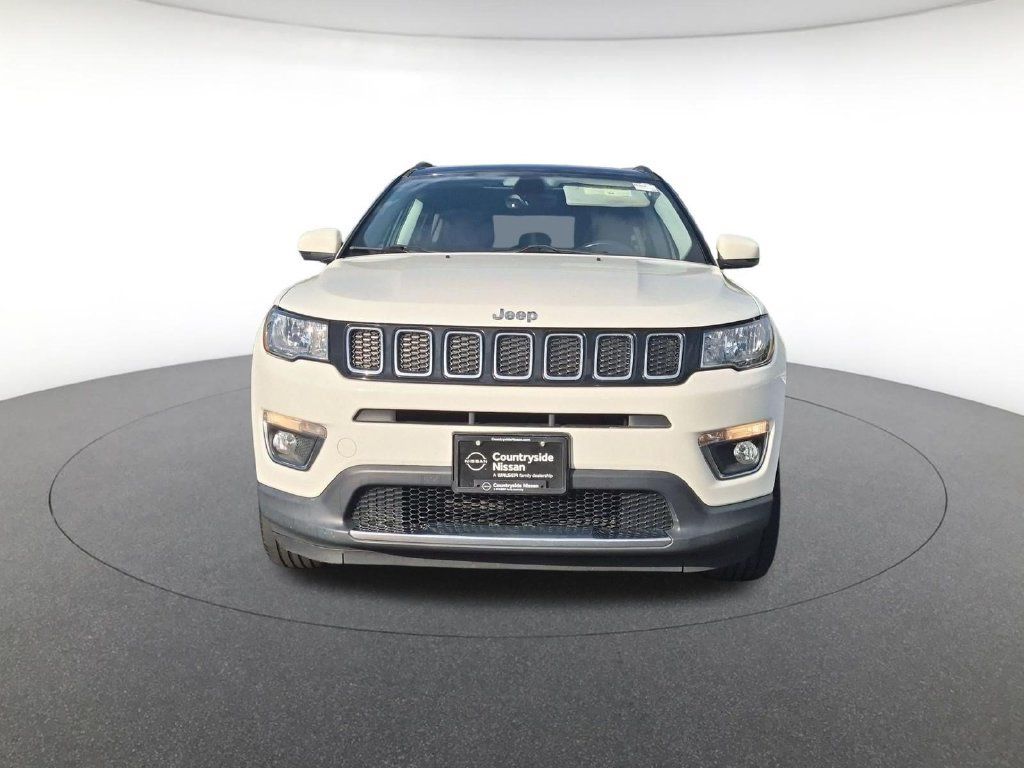 Used 2018 Jeep Compass Limited w/ Navigation Group AWD/4WD image 2