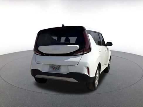 Used 2025 Kia Soul LX w/ LX Technology Package image 16