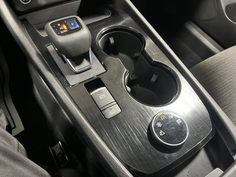 Used 2022 Nissan Rogue SV image 26