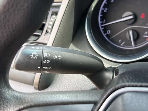 Used 2020 Toyota Camry LE w/ Convenience Package FWD image 38
