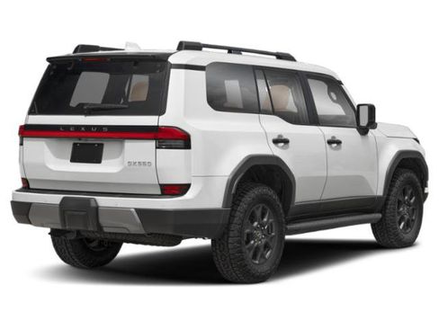 Used 2025 Lexus GX 550 AWD/4WD image 2