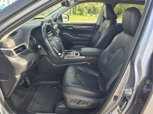 Used 2022 Toyota Highlander Platinum AWD/4WD image 13