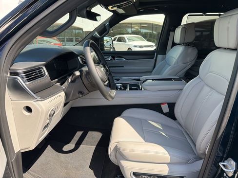 New 2026 Jeep Grand Wagoneer Summit AWD/4WD image 28