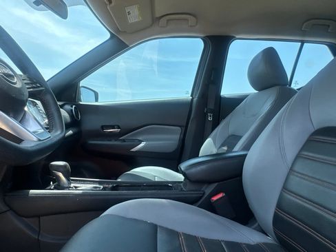 Used 2024 Nissan Kicks SR w/ SR Premium Package FWD image 41