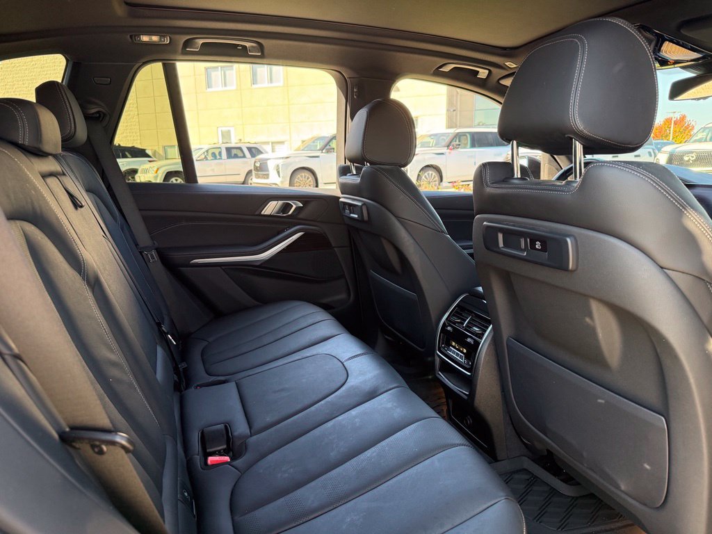 Used 2021 BMW X5 xDrive40i w/ M Sport Package AWD/4WD image 31