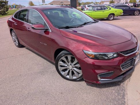 Used 2016 Chevrolet Malibu Premier w/ Driver Confidence Package II FWD image 3