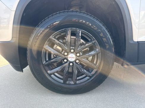 Used 2019 GMC Acadia SLT FWD image 25