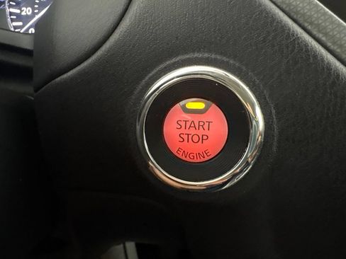 Used 2019 Nissan Pathfinder SL FWD image 32