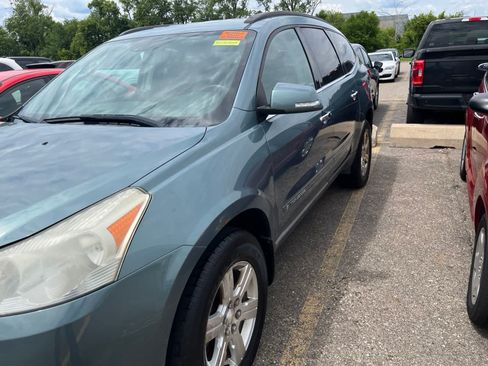 Used 2009 Chevrolet Traverse LT FWD image 6