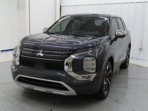 New 2025 Mitsubishi Outlander SE image 7