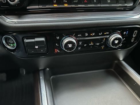 Used 2024 GMC Sierra 2500 SLT w/ SLT Premium Package image 22