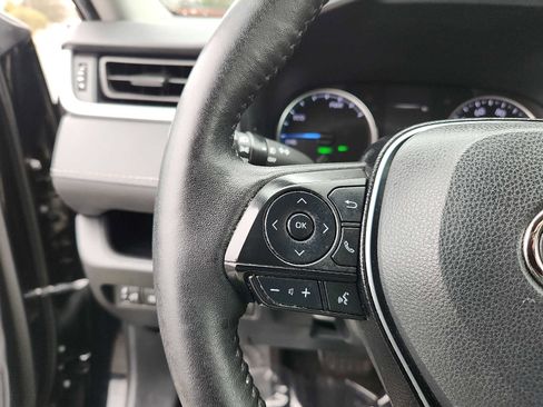 Used 2021 Toyota RAV4 XLE w/ XLE Grade Weather Package image 20
