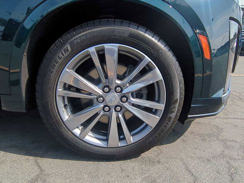 Used 2025 Cadillac XT6 Premium Luxury w/ Technology Package image 28