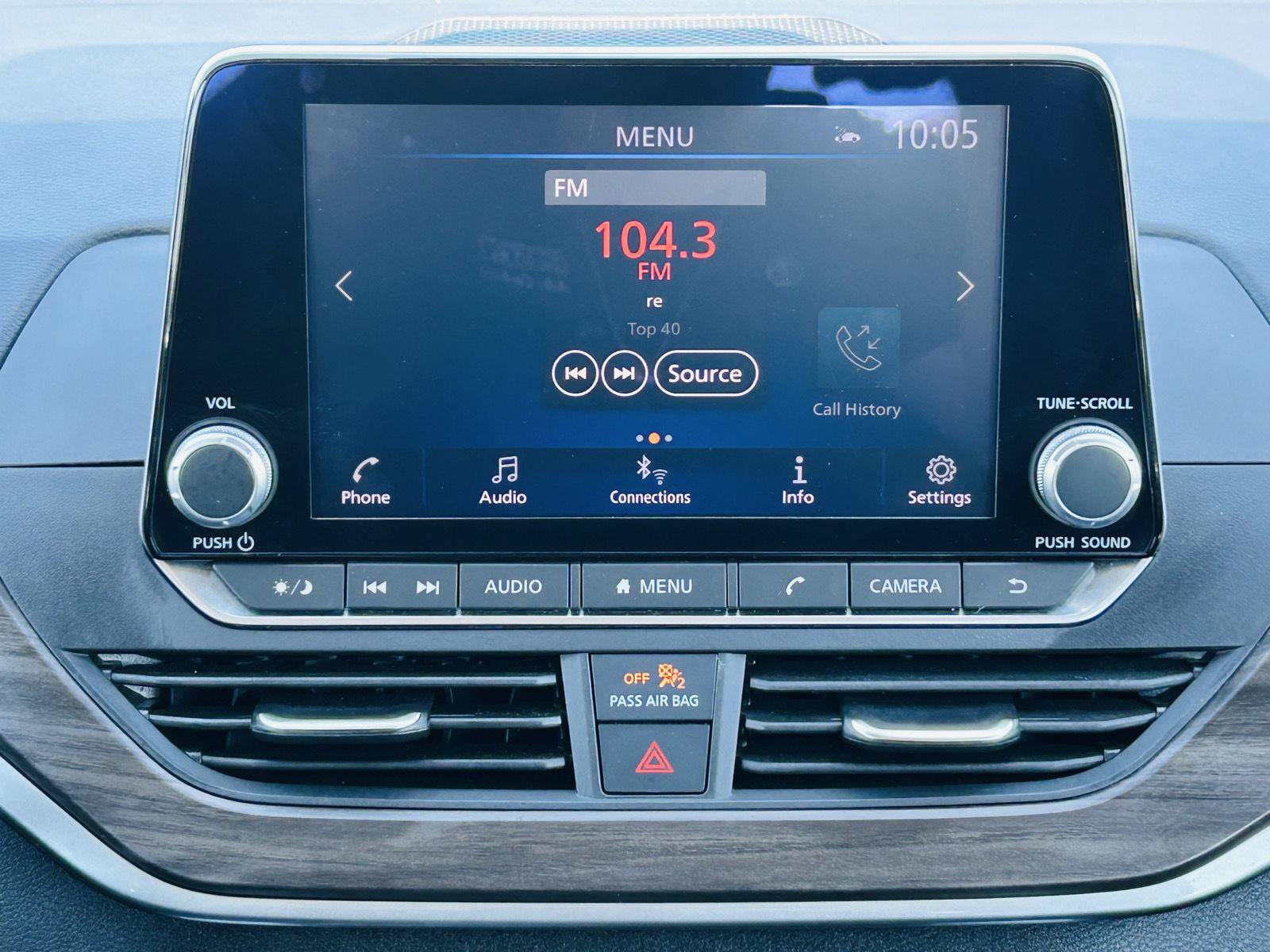 Used 2025 Nissan Altima 2.5 SV FWD image 17
