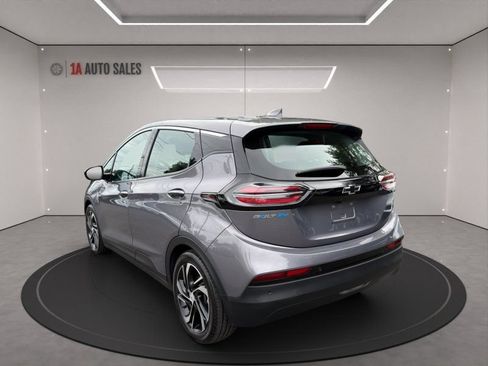 Used 2023 Chevrolet Bolt LT w/ Infotainment Package FWD image 3