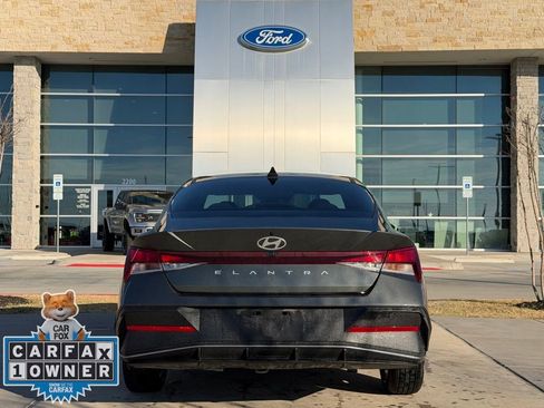Used 2024 Hyundai Elantra SEL image 22