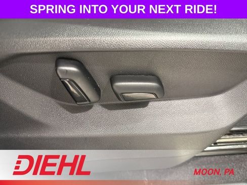 Used 2022 Volkswagen Atlas SEL R-Line AWD/4WD image 19