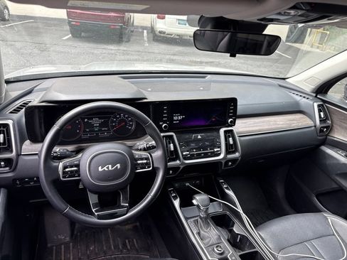 Certified 2022 Kia Sorento X-Line EX AWD/4WD image 11
