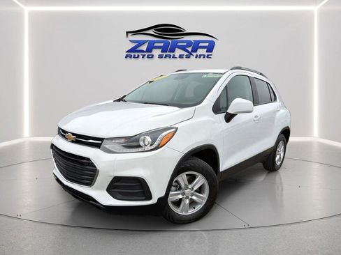 Used 2022 Chevrolet Trax LT w/ LT Convenience Package image 1