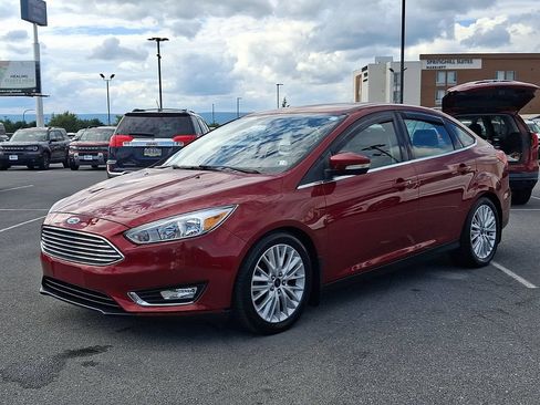 Used 2016 Ford Focus Titanium w/ Exterior Protection Package FWD image 3