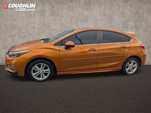 Used 2017 Chevrolet Cruze LT w/ Sun And Sound Package image 4