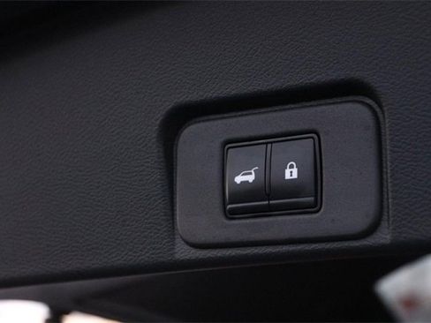 Certified 2024 Nissan Rogue SV image 8