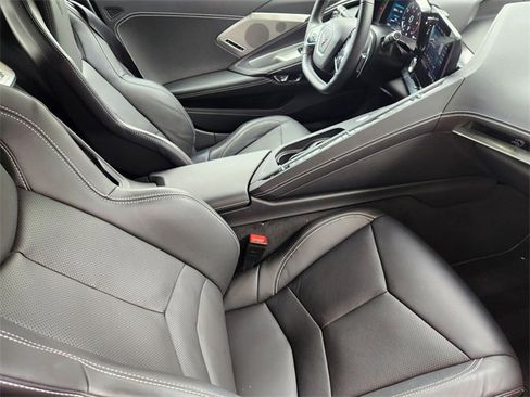 Used 2021 Chevrolet Corvette Stingray Preferred Cpe w/ Z51 Performance Package RWD image 20