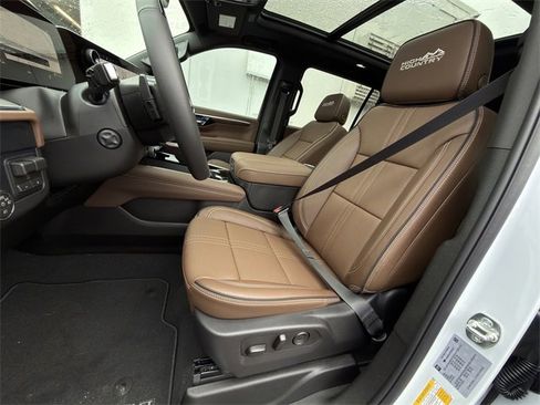 New 2026 Chevrolet Suburban High Country image 19