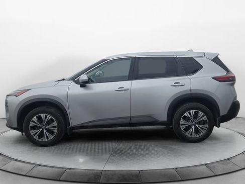 Used 2023 Nissan Rogue SV FWD image 2