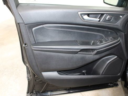 Used 2021 Ford Edge Titanium w/ Equipment Group 301A image 18