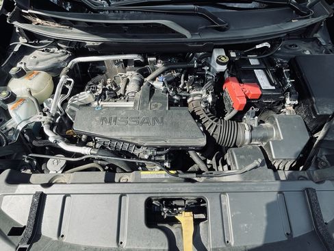 Used 2024 Nissan Rogue S image 25