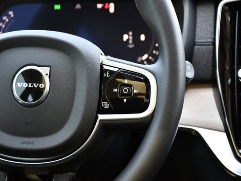New 2026 Volvo XC90 B6 Plus w/ Protection Package Premier AWD/4WD image 24