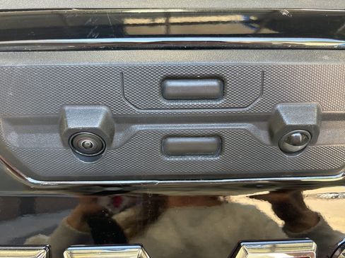 Used 2024 GMC Sierra 2500 Denali w/ Denali Reserve Package image 14