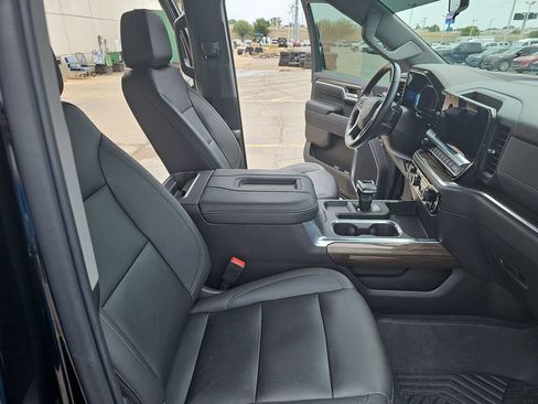 Used 2022 Chevrolet Silverado 1500 RST AWD/4WD image 10