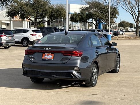 Used 2024 Kia Forte LXS image 4