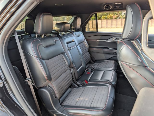 Used 2025 Ford Explorer ST-Line RWD image 26