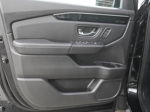 Used 2023 Honda Pilot EX-L image 19