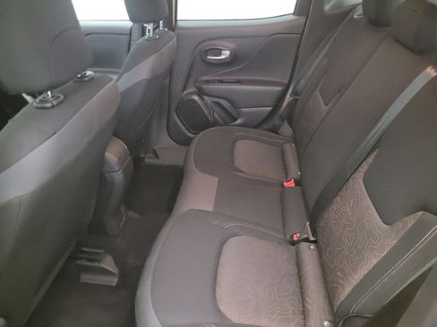 Used 2023 Jeep Renegade Latitude image 18