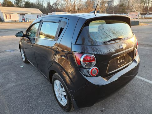Used 2014 Chevrolet Sonic LT image 10