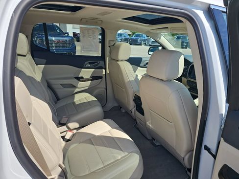Used 2023 GMC Acadia Denali w/ Denali Ultimate Package AWD/4WD image 37